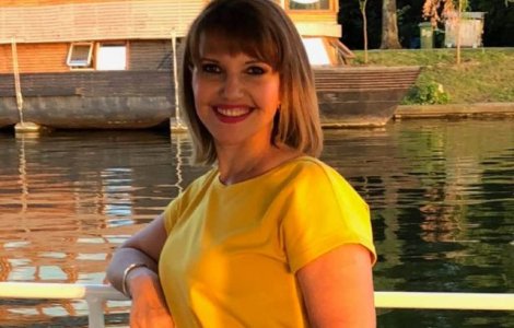 Almasan: Ma complac in galeata cu laturi in care am fost aruncata