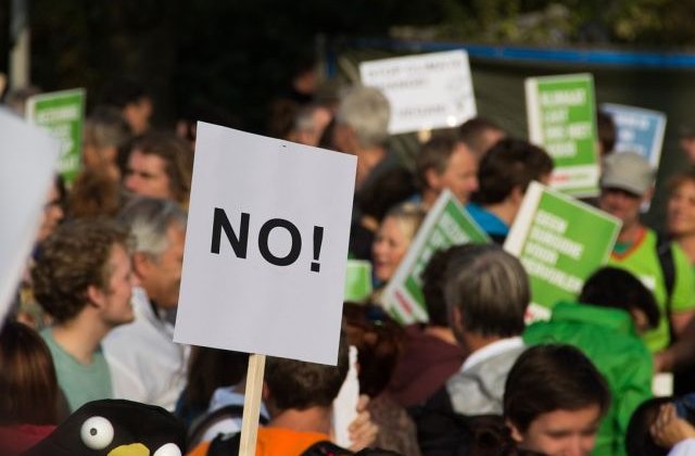 Cele mai mari proteste antiguvernamentale din ultimii 30 de ani, in Cehia