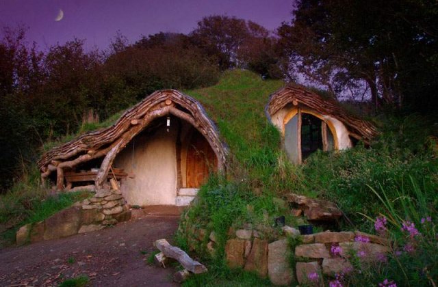 O casa neobisnuita construita in familie