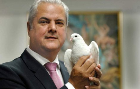 Miting de sustinere pentru Adrian Nastase, in mijlocul caniculei