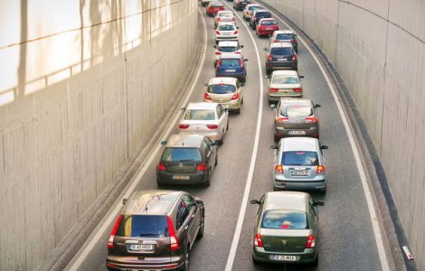 Amenzile pentru parcarea neregulamentara in Bucuresti ar putea fi aprobate pe 26 iunie: 500 de lei daca masina este ridicata si sta o zi in depozit