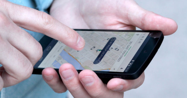 Serviciile de ride-hailing Uber, Bolt si Clever Go intra in legalitate: soferii trebuie sa detina un atestat, iar masinile sa aiba cel mult 15 ani