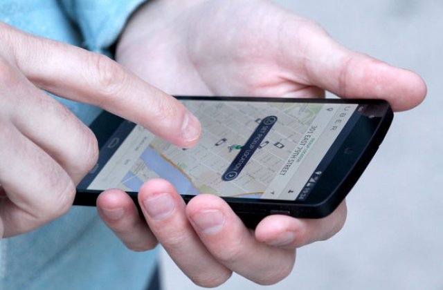 Serviciile de ride-hailing Uber, Bolt si Clever Go intra in legalitate: soferii trebuie sa detina un atestat, iar masinile sa aiba cel mult 15 ani