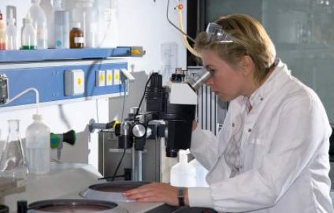 OMS cere si companiei franceze Sanofi Pasteur sa produca un vaccin impotriva gripei porcine