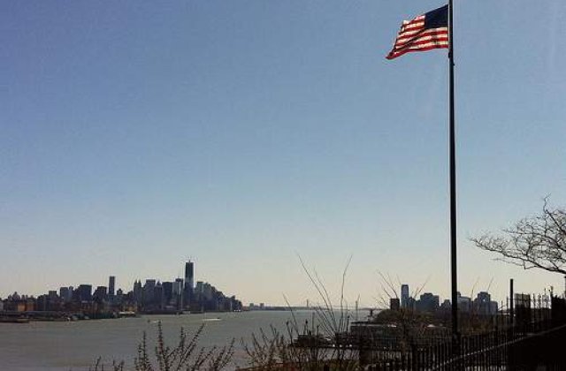 New York pune ultima grinda la Freedom Tower