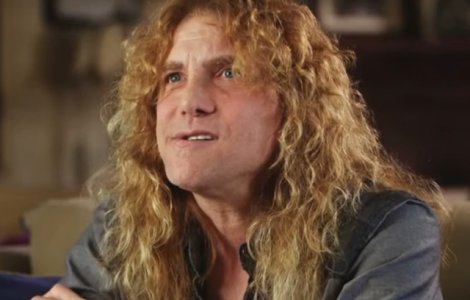 Steven Adler, fostul tobosar de la Guns N`Roses, spitalizat dupa ce s-a injunghiat in stomac