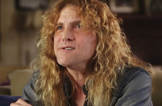 Steven Adler, fostul tobosar de la Guns N`Roses, spitalizat dupa ce s-a injunghiat in stomac
