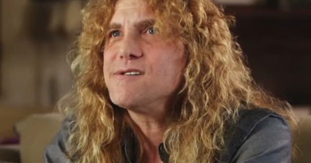 Steven Adler, fostul tobosar de la Guns N`Roses, spitalizat dupa ce s-a injunghiat in stomac