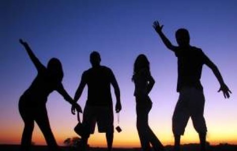 Cat timp liber au romanii si cum si-l petrec?