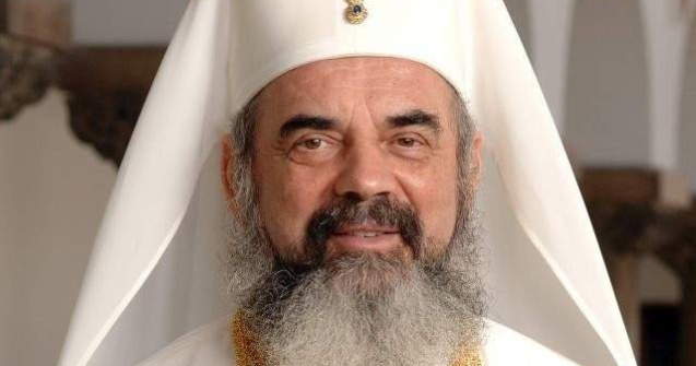 Patriarhul Daniel indeamna responsabilitate in conversatiile online