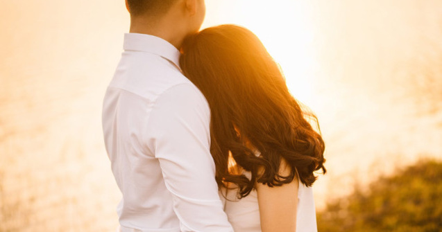  Top  8 lucruri care ti se pot intampla daca iesi la intalnire cu cineva care nu este "genul" tau