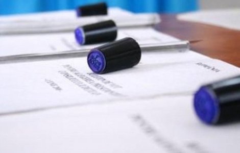 Alegerile prezidentiale vor avea loc pe 10 noiembrie, primul tur si 24 noiembrie al doilea tur