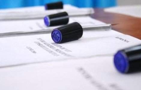 Alegerile prezidentiale vor avea loc pe 10 noiembrie, primul tur si 24 noiembrie al doilea tur