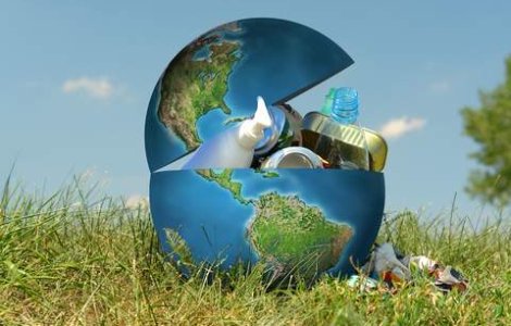 Turistii si-au lasat gunoaiele in natura