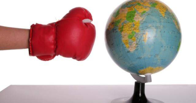 O romanca boxeaza pentru titlul mondial WBO