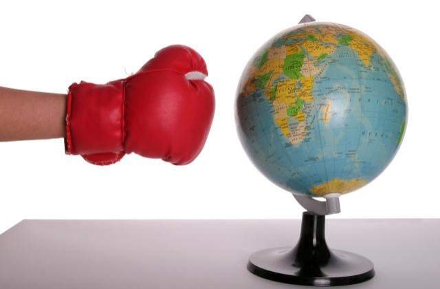 O romanca boxeaza pentru titlul mondial WBO