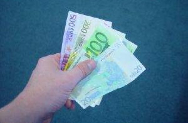 Liderii UE inlesnesc conditiile finantarii de criza pentru Spania si Italia