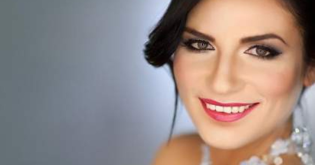 Ellie White este insarcinata in luna a patra