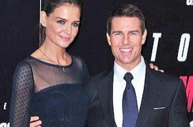 Tom Cruise si Katie Holmes divorteaza