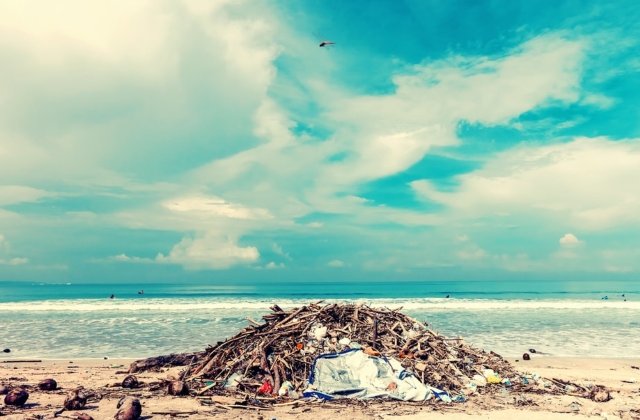 Bali interzice in totalitate folosirea produselor din plastic de unica folosinta