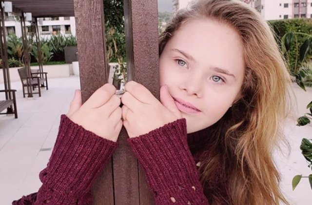 O tanara cu sindrom Down sfideaza sterotipurile industriei de moda si pozeaza pe coperta unei reviste din Australia