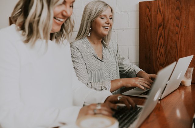 Reducerea saptamanii de lucru la 4 zile poate spori productivitatea angajatilor, arata un studiu