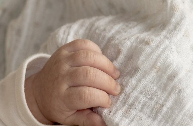 Google a trimis daruri unui nou-nascut indonezian care a primit prenumele Google