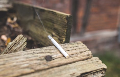 Studiu: 56% dintre copiii din mediul rural care fumeaza aprind prima tigara la varsta de 12 ani