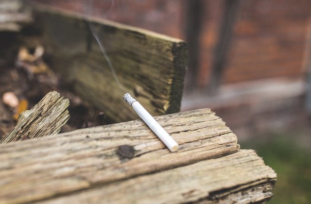 Studiu: 56% dintre copiii din mediul rural care fumeaza aprind prima tigara la varsta de 12 ani