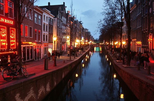 Prima femeie aleasa primar la Amsterdam pregateste o reforma a Cartierului Rosu