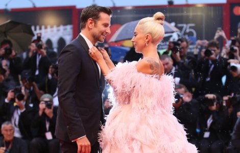 In Touch Weekly, SUA: Lady Gaga ar putea fi insarcinata cu Bradley Cooper