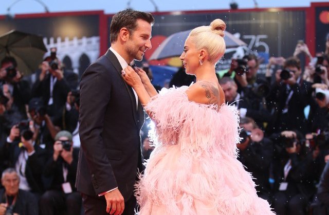 In Touch Weekly, SUA: Lady Gaga ar putea fi insarcinata cu Bradley Cooper