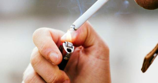 Netflix promite sa reduca scenele care infatiseaza fumatori in productiile sale originale