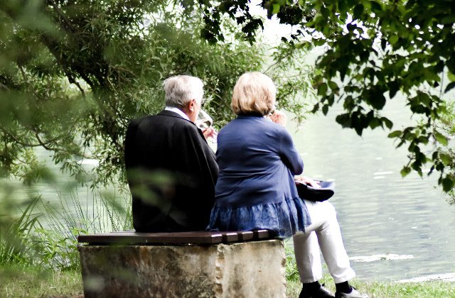 Ministrul Muncii vrea sa-si retraga semnatura de pe legea "Alocatiei pentru parinti"