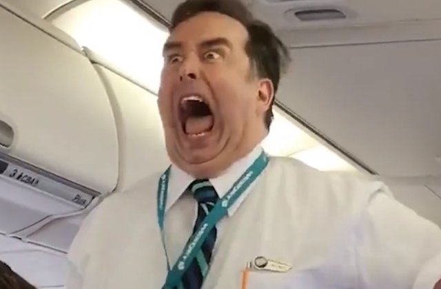 Un insotitor de bord amuza pasagerii unui zbor cu modul inedit in care prezinta masurile de siguranta / VIDEO