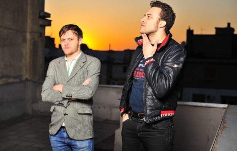 Fetele la Control pentru Handsome Furs