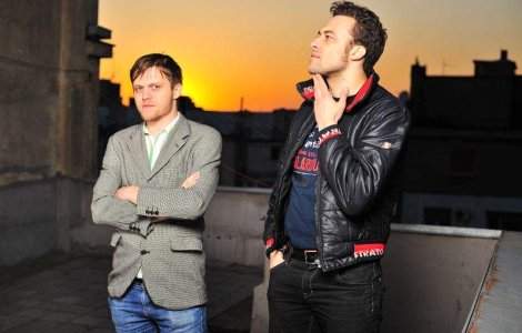 Fetele la Control pentru Handsome Furs
