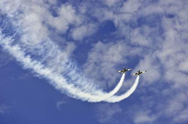 Turcia trimite avioane militare la frontiera cu Siria