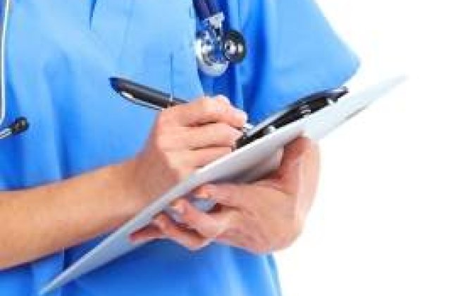 Medicii au amanat nejustificat si ilegal externarea lui Nastase