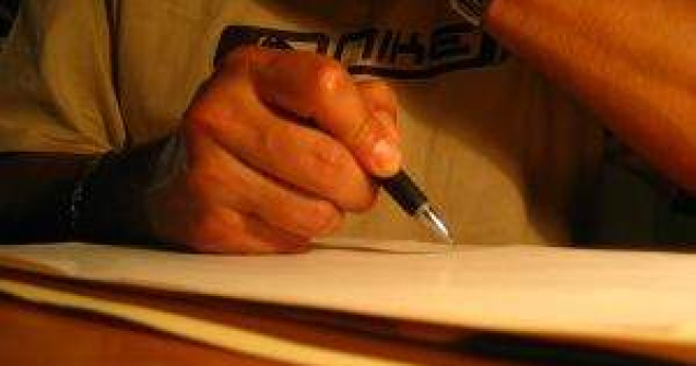 BAC 2012: Peste 100 de elevi eliminati pentru copiat, inclusiv un nevazator