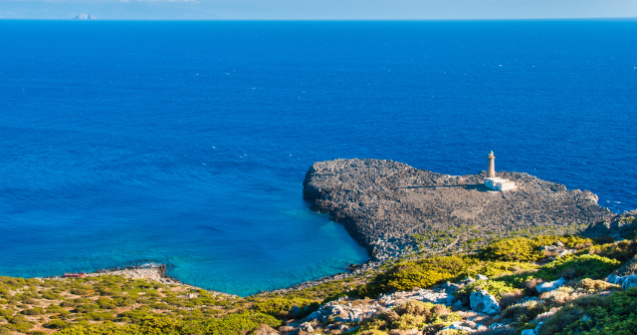 Mai multe familii ar putea primi bani pentru a se muta pe o insula din Grecia
