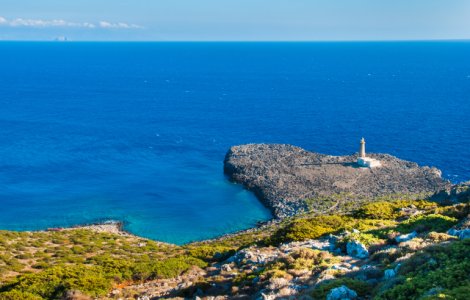 Mai multe familii ar putea primi bani pentru a se muta pe o insula din Grecia