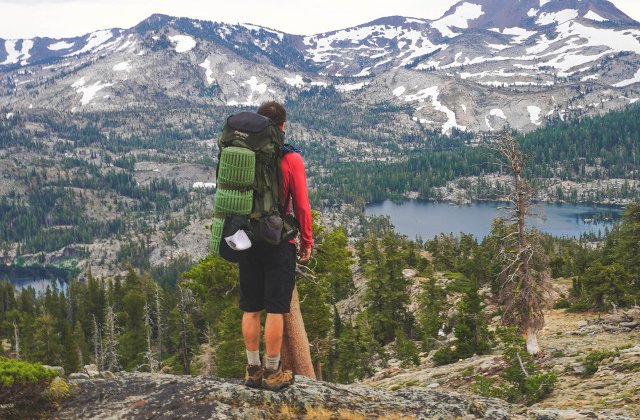 Ce sa iti iei in bagaj la munte: 10+ obiecte care sa nu-ti lipseasca