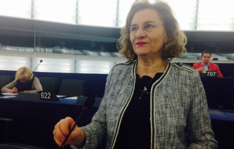 Clotilde Armand: Sa-i spuna cineva doamnei Grapini ca prostia are ca mama fudulia. Reactia Mariei Grapini: Mare ipocrizie!