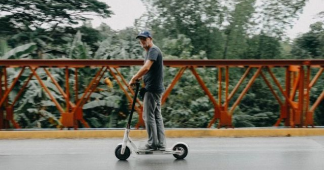 Proiect propus de un deputat UDMR: Trotinetele electrice sa fie inmatriculate