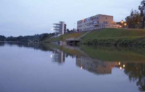 Tragedie la o petrecere in Spania: O fetita de 11 ani din Romania s-a inecat. O alta fetita, in stare grava dupa ce a sarit sa-si salveze prietena