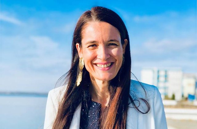 Clotilde Armand: Toate tunurile politicienilor sunt indreptate spre Dacian Ciolos si Renew Europe