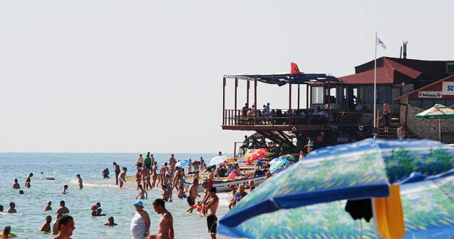 Doar trei doctori pentru igiena litoralului