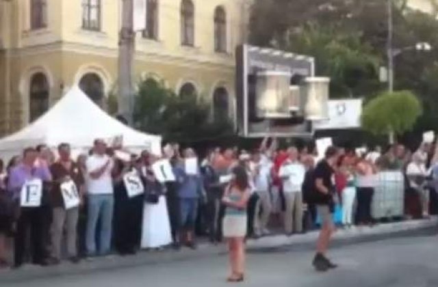 Protest impotriva lui Ponta in Piata Victoriei