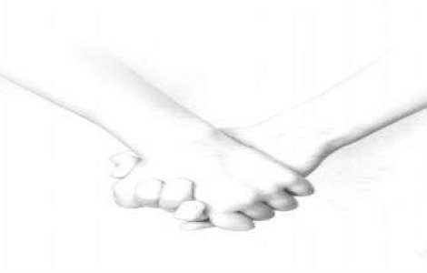 Franta: Cuplurile de gay vor putea adopta copii din 2013